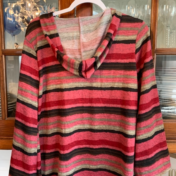 Basically me Los s as ageless bell sleeves hoodie. Never worn - Picture 4 of 4